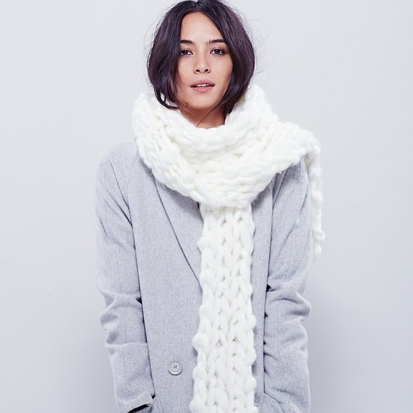 Free People Accessories - Free People Maggie Mae White Chunky Scarf
